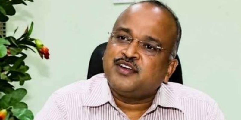 കശുവണ്ടി ഇറക്കുമതി അഴിമതി: കെ.എ രതീഷ് ഖാദി ബോര്‍ഡ് സെക്രട്ടറി സ്ഥാനം രാജിവച്ചു