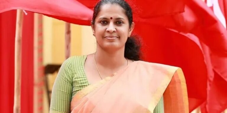 വിജിലൻസ് അന്വേഷണം: 'യൂദാസുമാരുടെ' മുഖംമൂടികൾ സമയമാകുമ്പോൾ ജനങ്ങൾക്ക് മുന്നിൽ അഴിഞ്ഞുവീഴുമെന്ന് പി.പി. ദിവ്യ IMG_20261023_163731_(800_x_400_pixel)